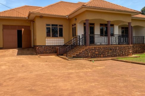 House for sale in wakiso