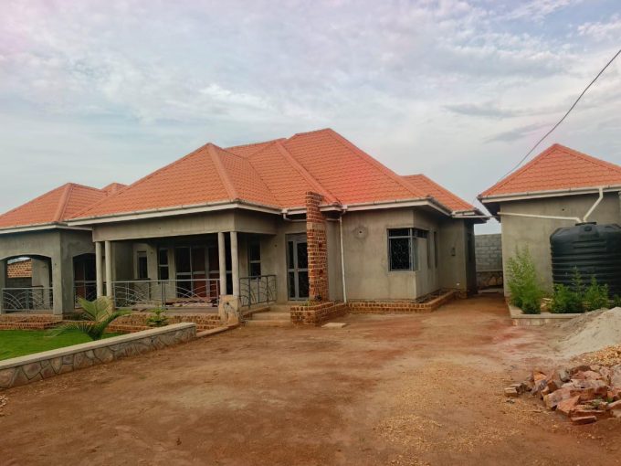 Newly Built 4-Bedroom Luxury Home for Sale in Matuga – 300M (Titled)