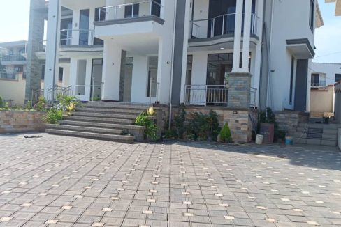 Brand New 4 Bedroom House for Sale in Kigo with Lake View | UGX 1.5BN