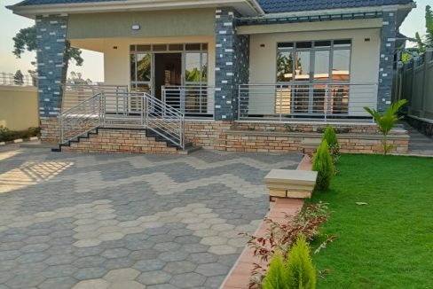 Brand New 3 Bedroom House for Sale in Kitende Lumuli | UGX 390M