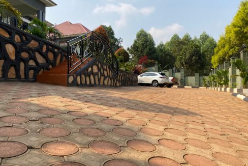 Fully Furnished 6 Bedroom House for Sale in Kawanda | UGX 600M