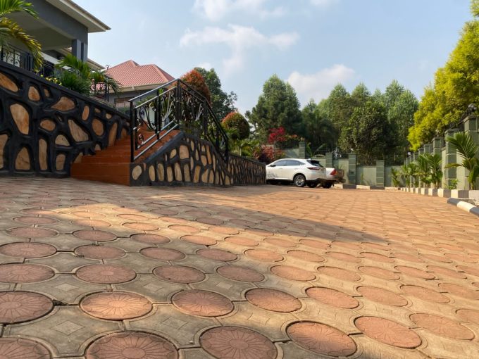 Fully Furnished 6 Bedroom House for Sale in Kawanda | UGX 600M