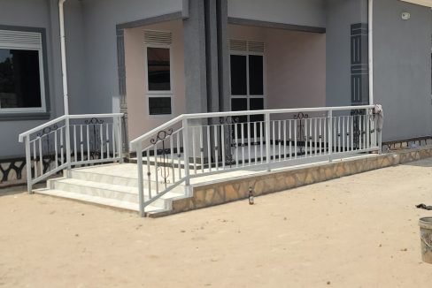 New 3 Bedroom House for Sale in Kitende Kitovu | UGX 370M