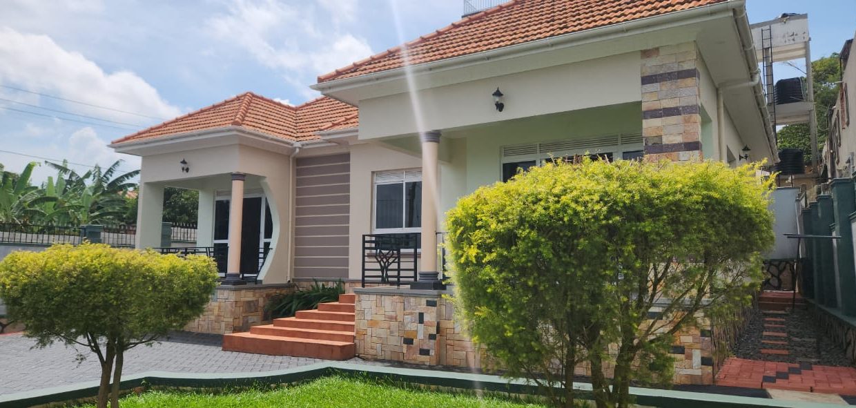 Elegant 3 Bedroom Home for Sale in Namulanda | Tarmac Access via Lutembe Road
