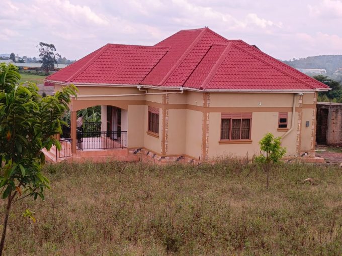 Quick Sale Country Home for Sale in Bombo | 4 Bedroom House on 1.5 Acres