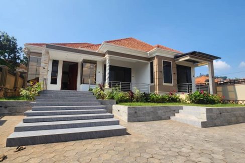 Luxury 4 Bedroom Home for Sale in Akright City Bwebajja | Entebbe Road