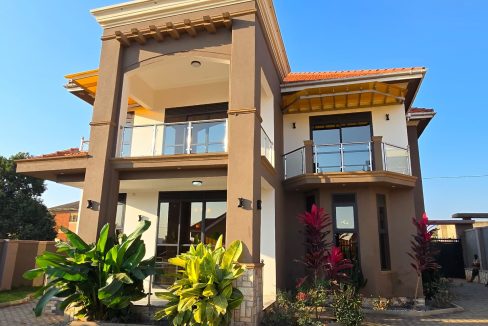 Brand-New 5 Bedroom Luxury Lake View Home for Sale in Kigo | Munyonyo Road