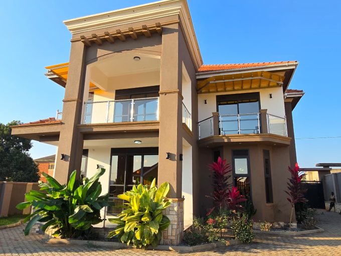 Brand-New 5 Bedroom Luxury Lake View Home for Sale in Kigo | Munyonyo Road
